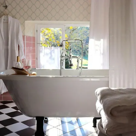 Manoir Laurette Bed & Breakfast