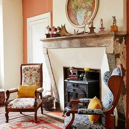 Manoir Laurette Bed & Breakfast *